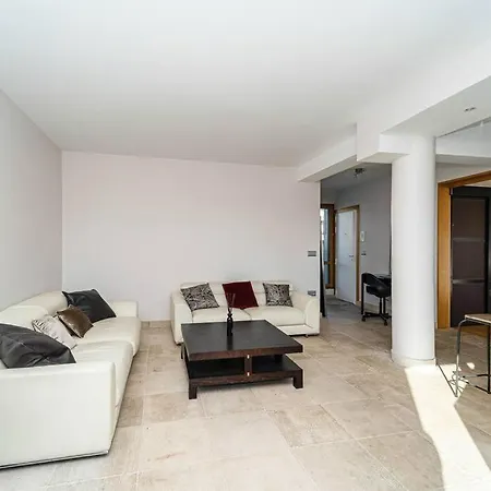 Terrasse Foch Apartment